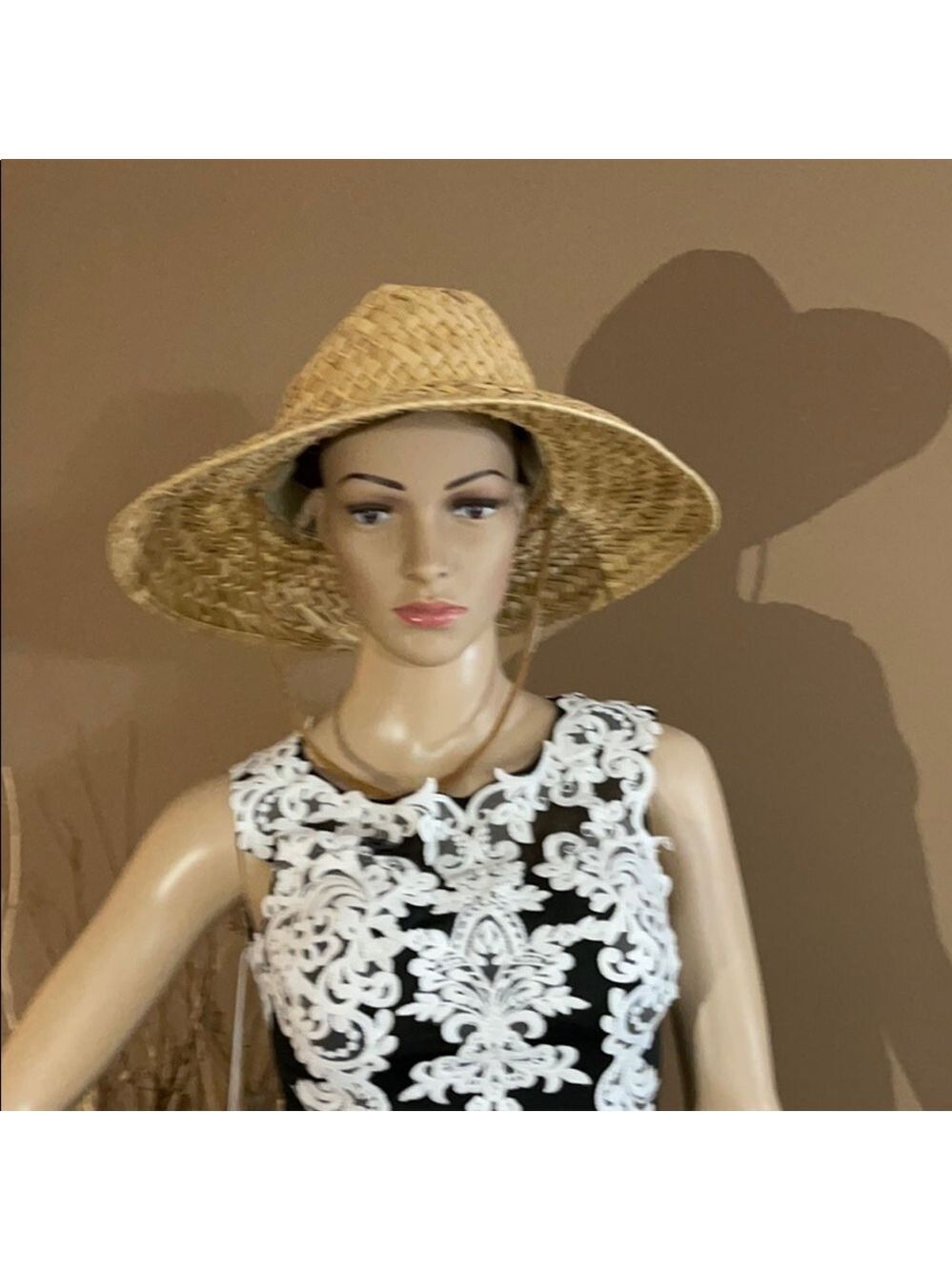 Vivian straw hat Q3